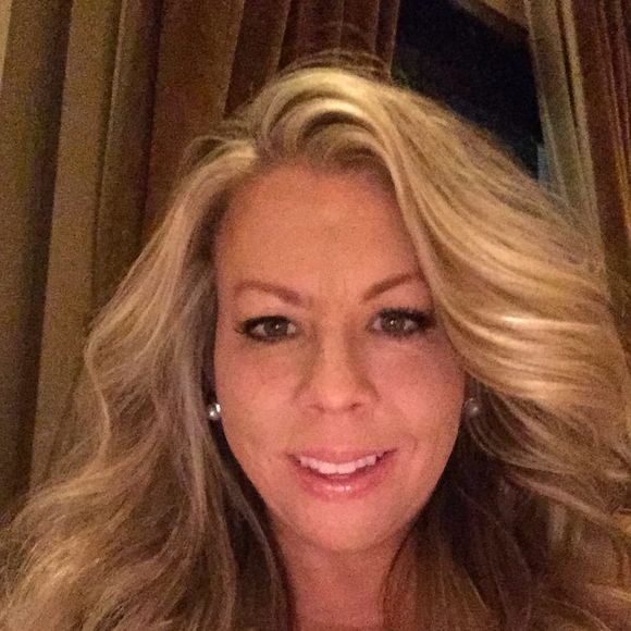 Meet your Posher, Della - Picture 1 of 1